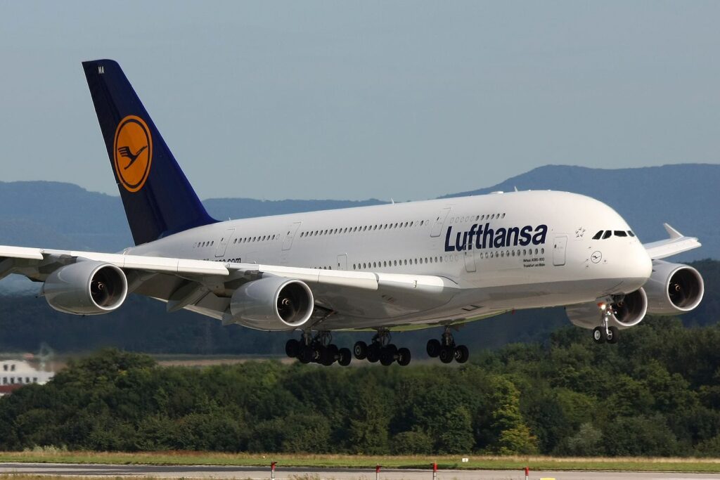 lufthansa:-लुफ्तहांसा-एयरलाइंस-के-सिस्टम-में-तकनीकी-खराबी,-विमानों-को-उड़ान-भरने-से-रोका-गया,-कई-फ्लाइट-रद्द