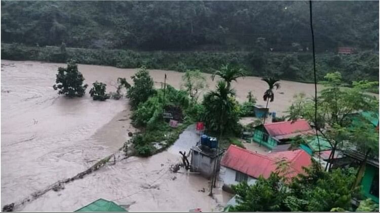 sikkim-flood:-सिक्किम-बाढ़-में-अब-तक-11-सैन्यकर्मियों-सहित-51-की-मैत,-itbp-के-हिमवीरों-ने-68-लोगों-को-बचाया