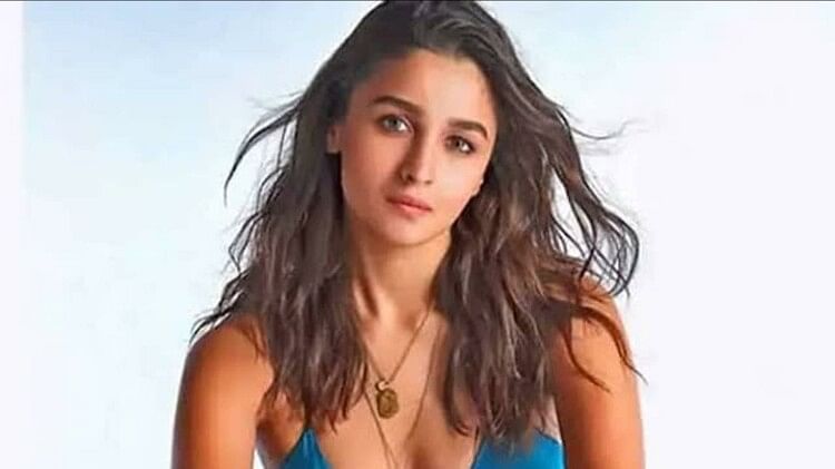 alia-bhatt-2024:-‘कॉफी-विद-करण’-में-नहीं-मिले-इन-सवालों-के-जवाब,-‘जिगरा’-के-बाद-आलिया-की-ये-फिल्में-कतार-में?