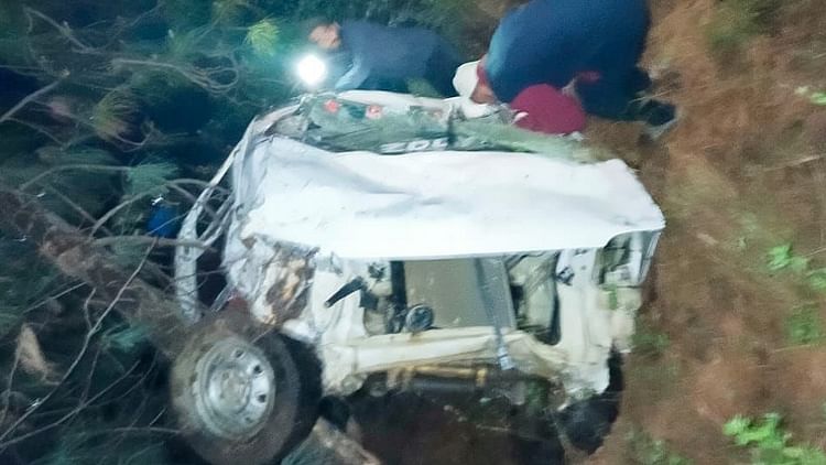 doda-road-accident:-डोडा-में-ओवरलोड-वाहन-खाई-में-गिरा,-छह-लोगों-की-मौके-पर-मौत;-lg-ने-हादसे-पर-जताया-दुख