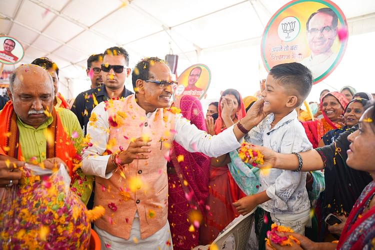 mp-ls-election:-शिवराज-ने-विदिशा-में-की-सभा,-बोले-चिंता-मत-करना-दिल्ली-जा-रहा-हूं-पिक्चर-अभी-बाकी-है